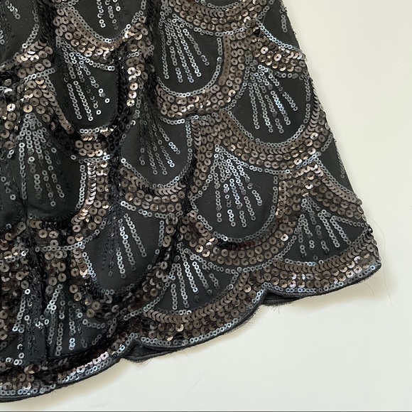 Tobi Black Sequin Scalloped Mini Skirt - Picture 9 of 11